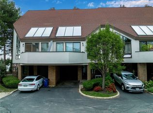 33 Harbour Pointe Cmn, Buffalo, NY 14202