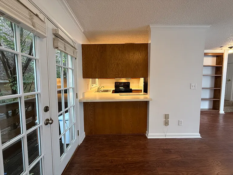1819 Wedgewood Ave — Photo 4