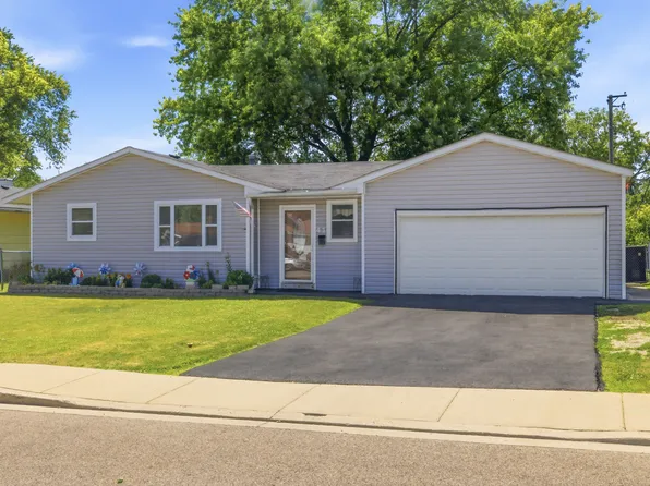 41 Austin Ave, Carpentersville, IL 60110