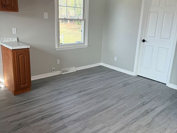 5th image of 1100 Lombardy St