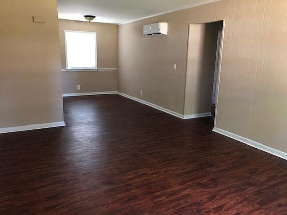 2nd image of 211 Woodland Trl APT B
