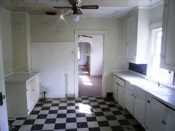 2nd image of 310 E Bruce Ave