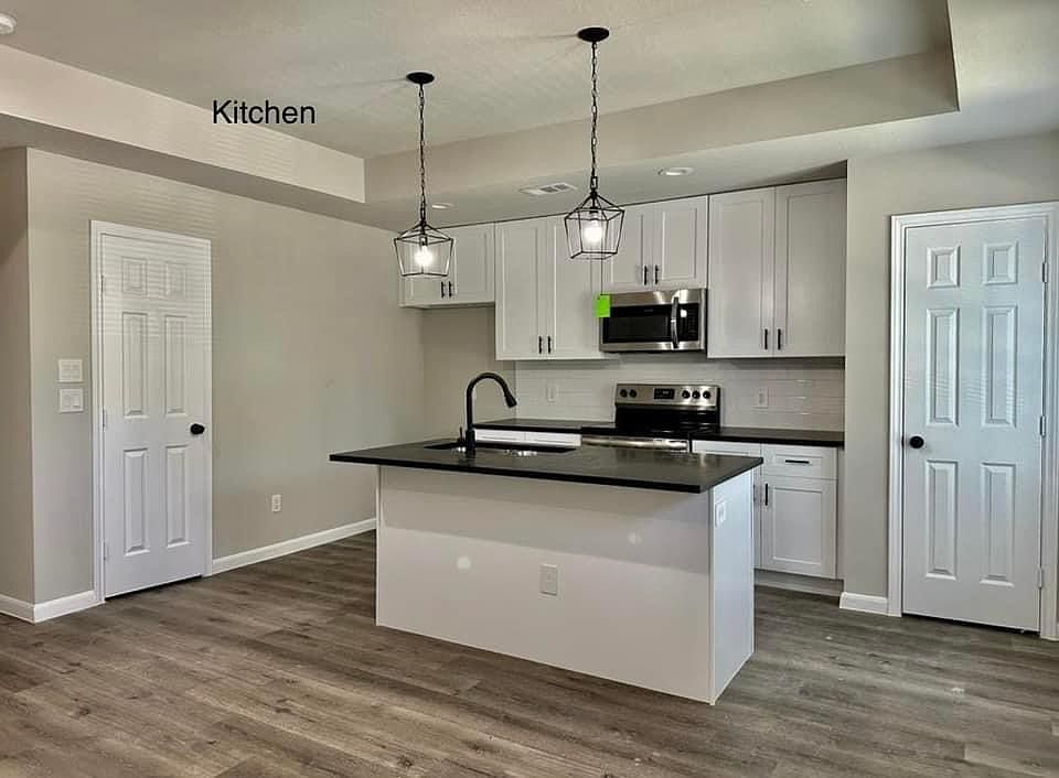 1st image of 5938 Glen Grove St #2