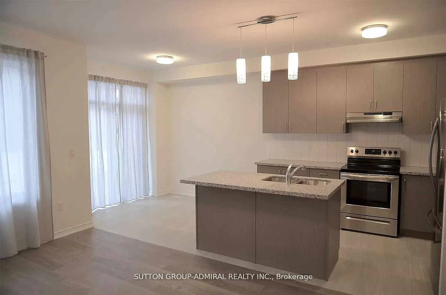 3 bed, $2,600 — Photo 1