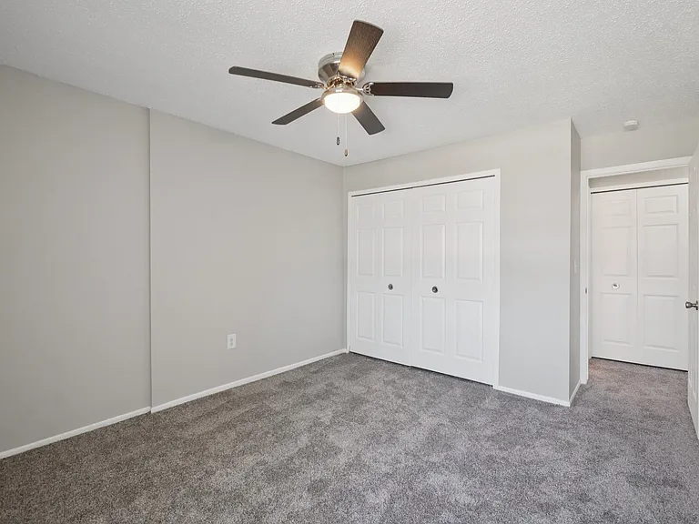 Rochester Square Apartments — Photo 17