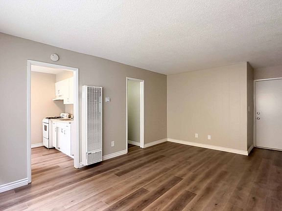 2nd image of 2865-06 A St