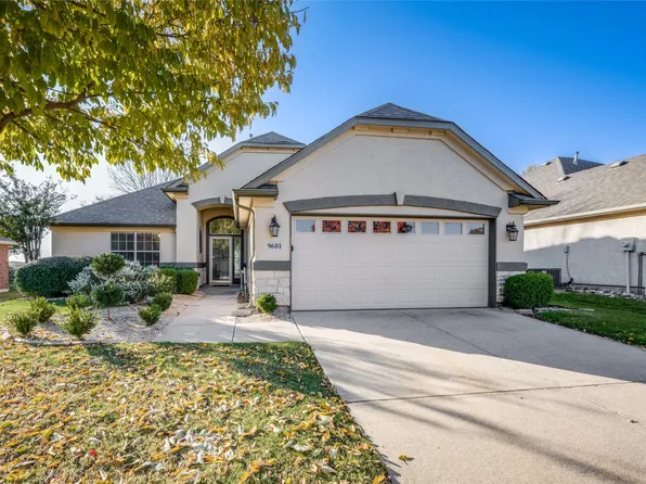 9601 Applewood Trl, Denton, TX 76207