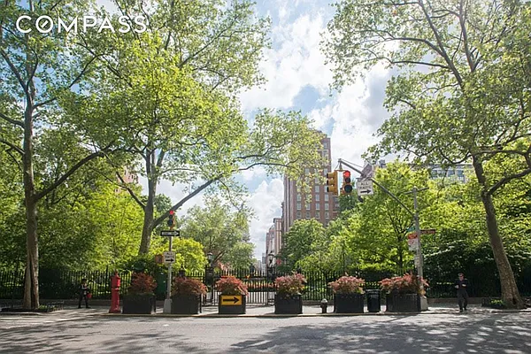 Rented by Compass | media 13