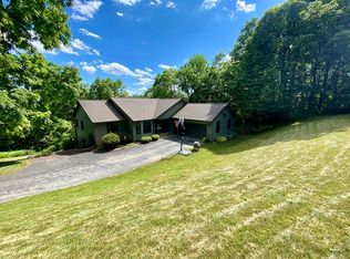 W5045 Woodhaven Dr, La Crosse, WI 54601