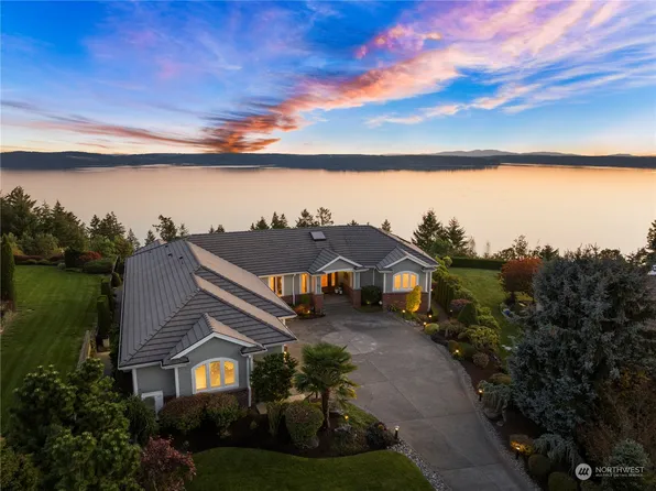 563 3rd Court, Fox Island, WA 98333