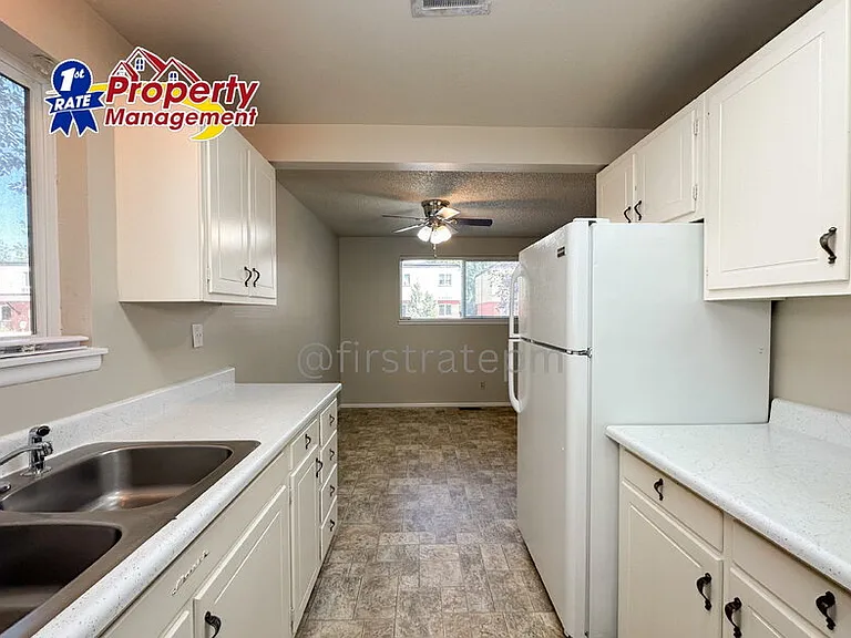 733 W Belmont St — Photo 12