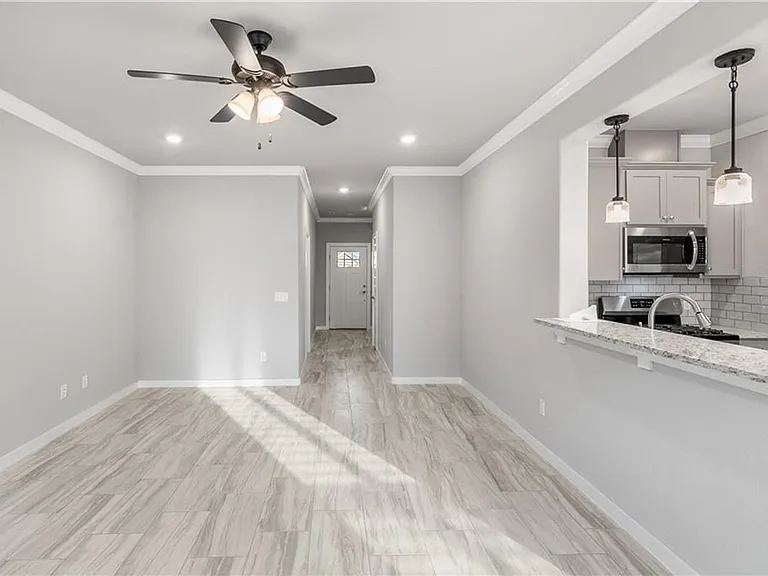 410 Peach Ave — Photo 11