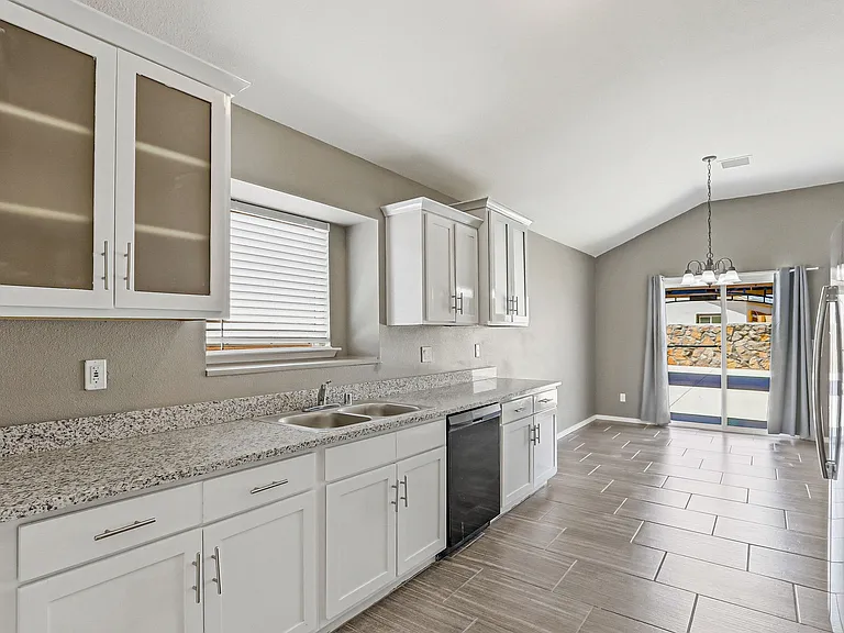 14609 Carlo Alvarado Dr — Photo 15