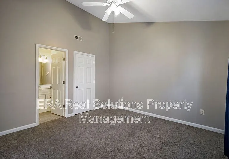 2132 Gilbert Ave #A — Photo 9