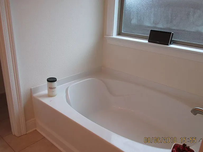 5020 Pretty Way — Photo 20