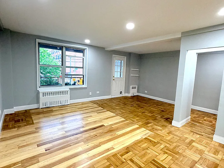 56-10 94th St #1R — Photo 4