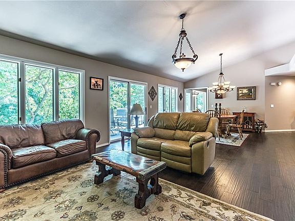 4th image of 14 Boyce Ln