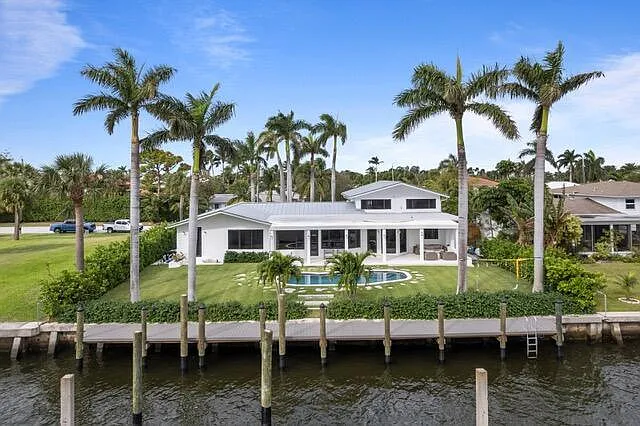 21 Duke Dr — Photo 1