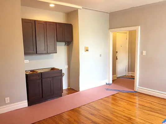 Rented by Lang Realty LLC | media 8