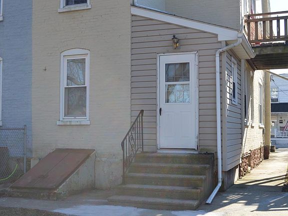 2nd image of 139 W Main St Floor 1