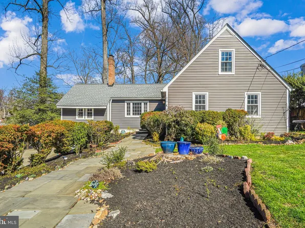 614 Knollwood Dr, Falls Church, VA 22046