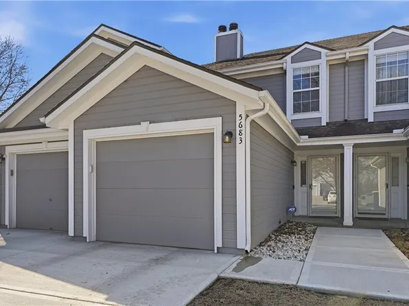 5683 NW Plantation Ln #194-B, Lees Summit, MO 64064