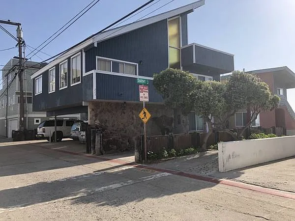711 Sunset Ct #1 — Photo 18