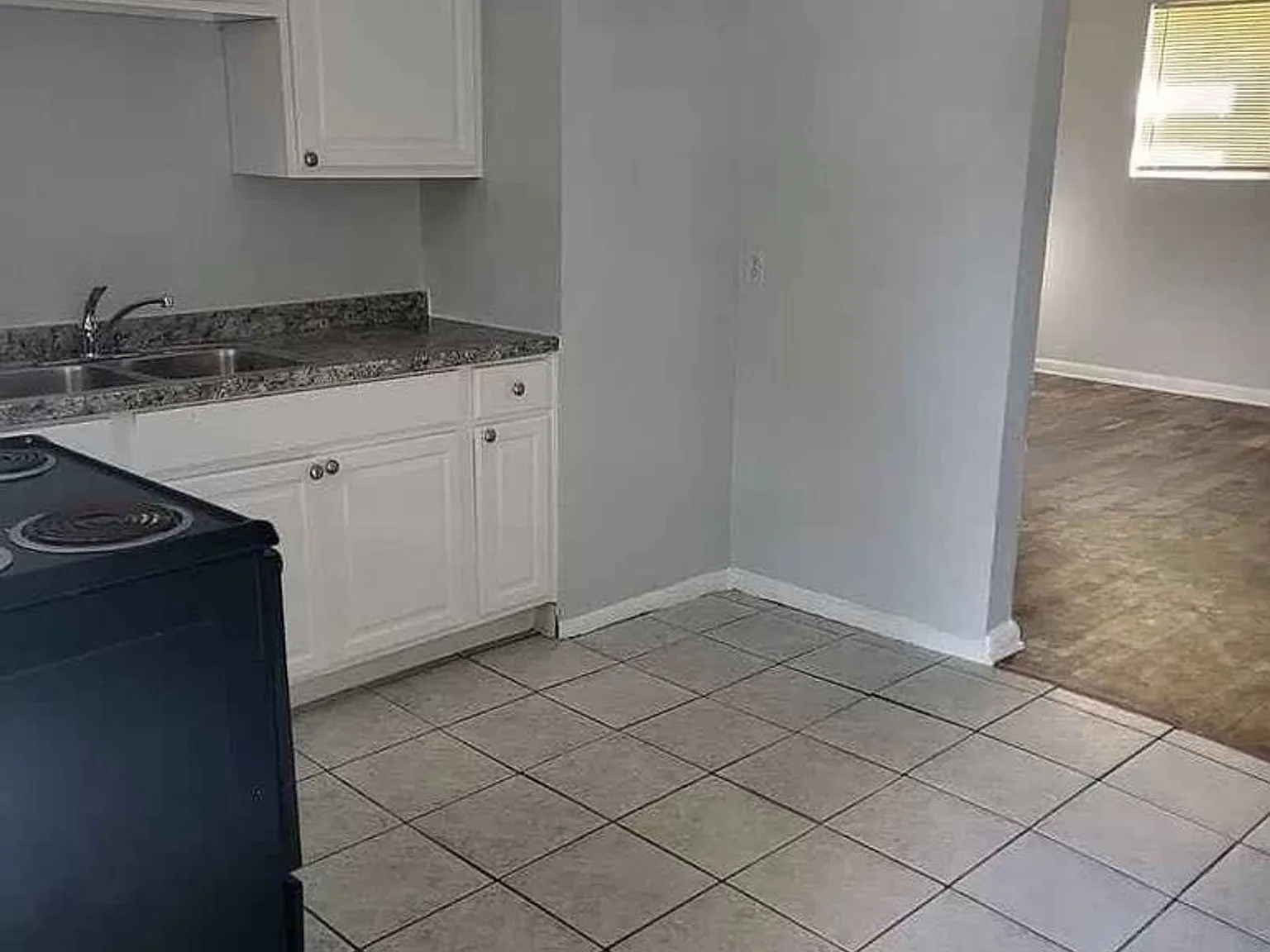 1584 W. 31st St — Photo 3