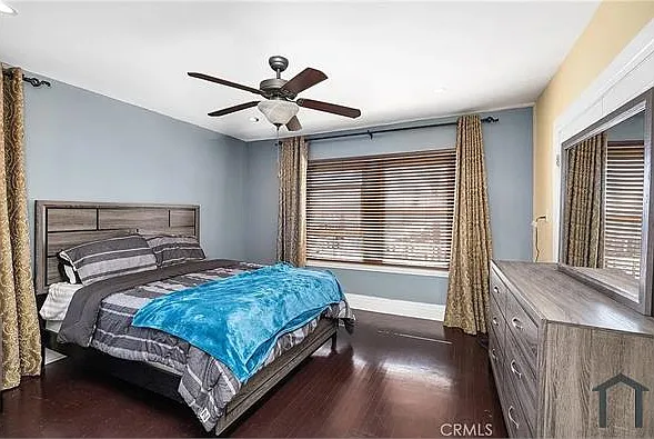 2754 Kenwood Ave — Photo 16