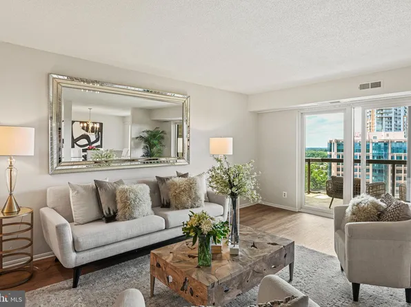 8370 Greensboro Dr APT 912, Mc Lean, VA 22102