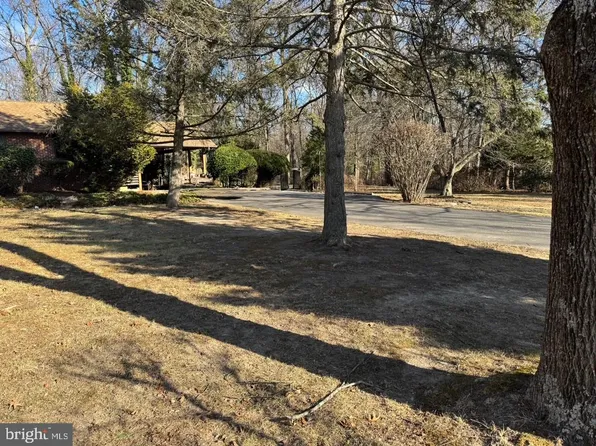 305 Kresson Rd, Voorhees, NJ 08043