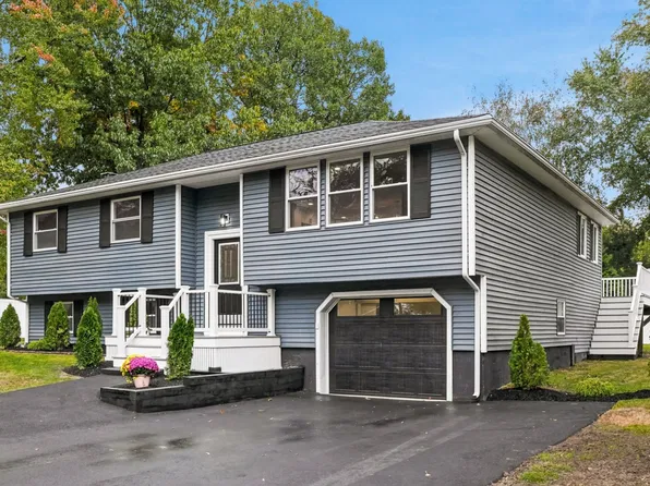 26 Meadow Dr, Middleton, MA 01949