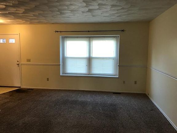 4th image of 7 Meadowbrook Dr