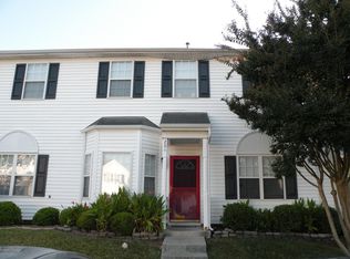 204 Pointe Crest Ct, Cary, NC 27513