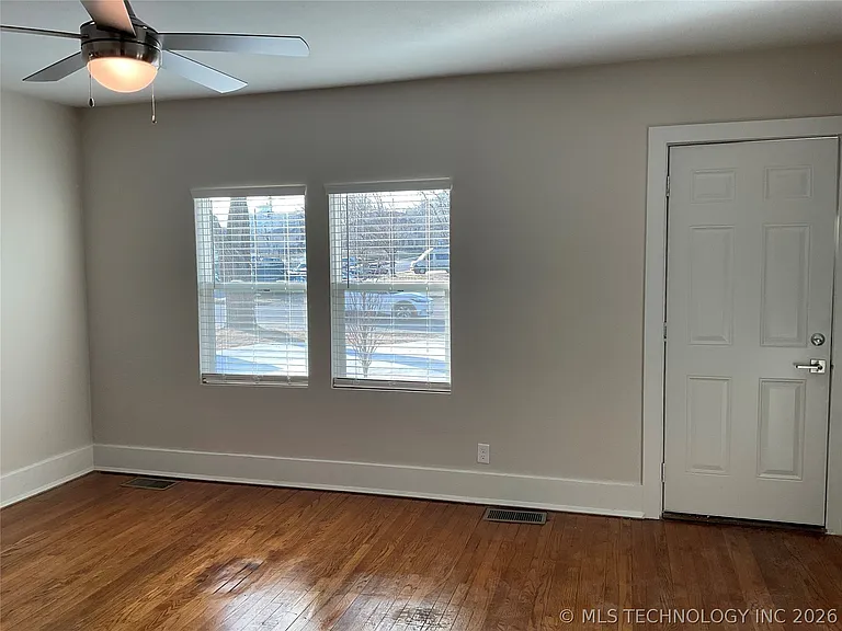 1349 E 6th St — Photo 4