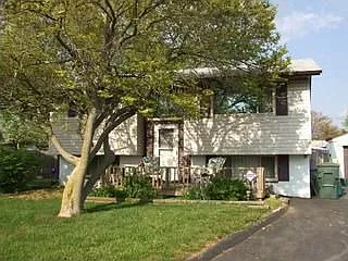 992 Melwood Dr photo 1