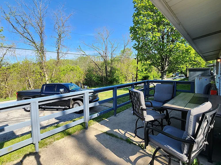 201 Woods Edge Ln — Photo 25