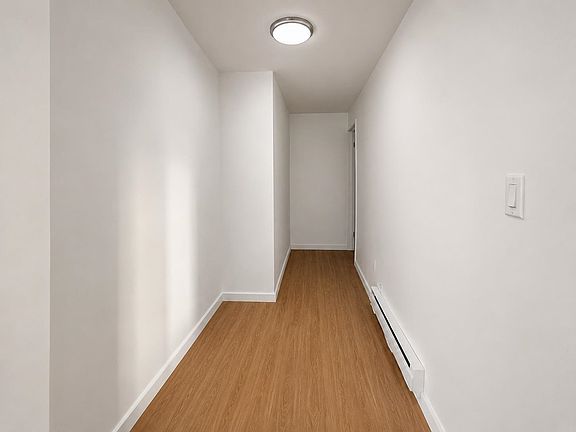 3rd image of 521 Mercer St #1