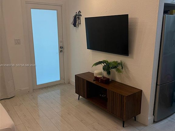 4th image of 344 Meridian Ave APT 2B