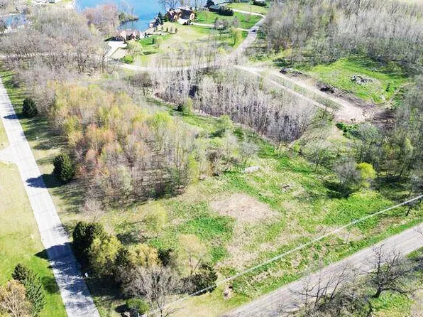 Hunters Point Dr #76, Sturgis, MI 49091