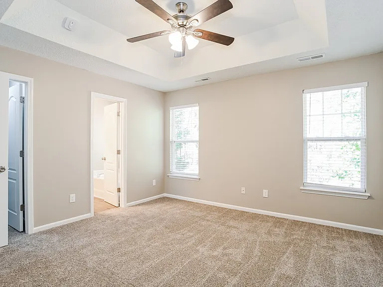 230 Amir Cir — Photo 10