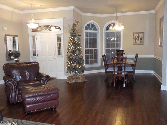 2nd image of 2302 Brittany Ln