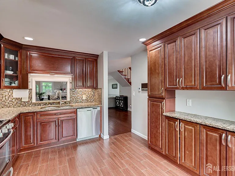4506 Stonehedge Rd — Photo 23
