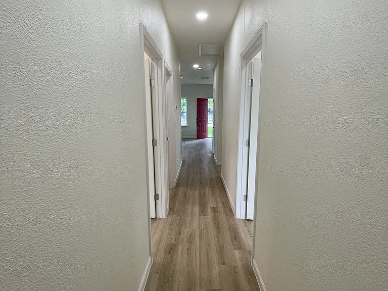 610 Pecan Valley Dr — Photo 12