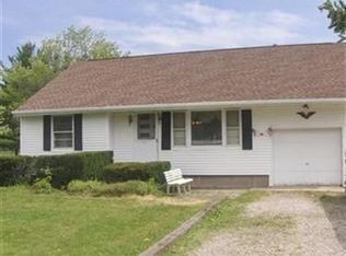 8105 Beechwood Dr, Willoughby, OH 44094