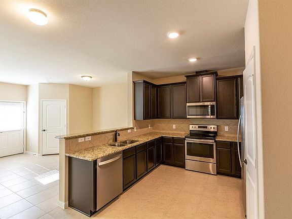 2nd image of 504 Pine Cove Ln