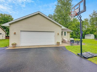 10428 N Martha Lake Dr, Chisago City, MN, 55013