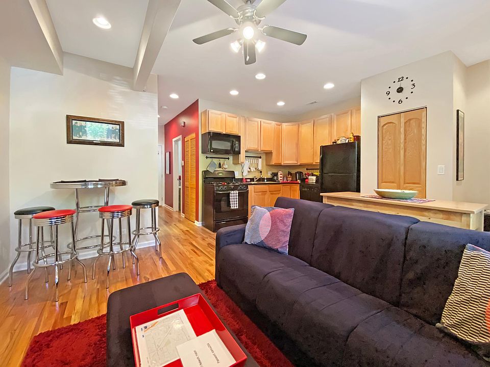1st image of 1218 N Paulina St #1
