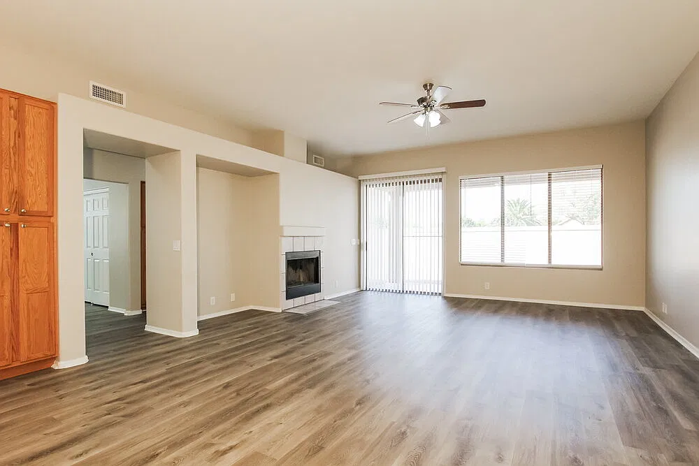 3 bed, 2.0 bath, 2221 sqft, $2,770 — Photo 4