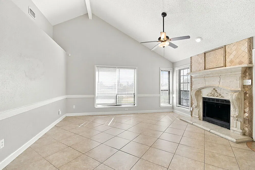 3 bed, 2.0 bath, 1504 sqft, $1,815 — Photo 4